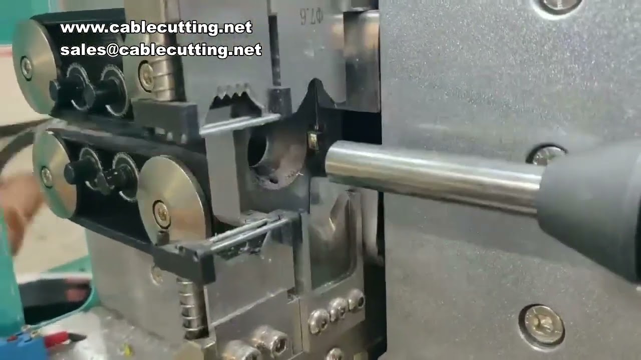 Automatisk 7-kärnig rund PVC-kabelavskalare – Effektiv flerledarskärning & avskalning