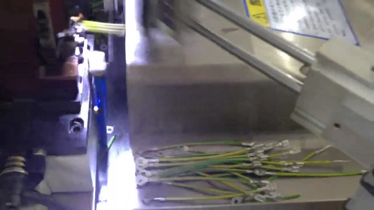 Automatisk tvåhuvudig terminalpressmaskin – snabb och effektiv kabelbearbetning